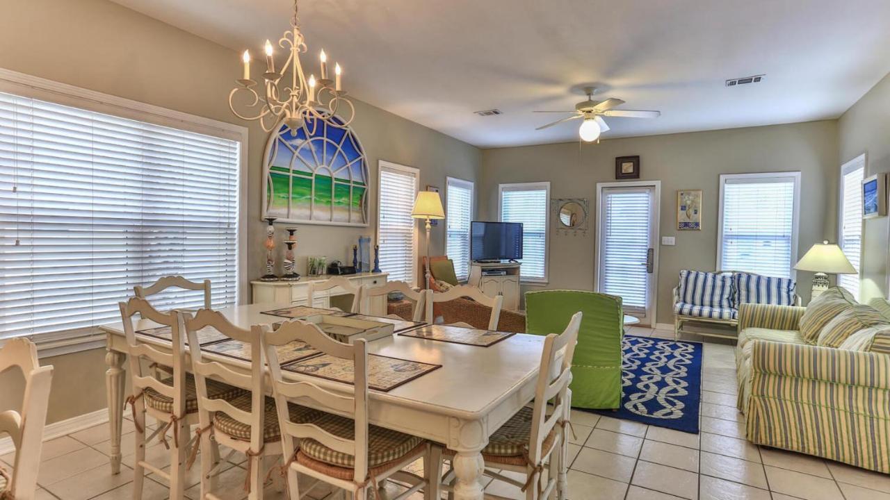 Villa Biglows Bungalow - About A Quarter Mile To Private Neighborhood Beach Access, Pet Friendly, Community Pool Destin Exterior foto