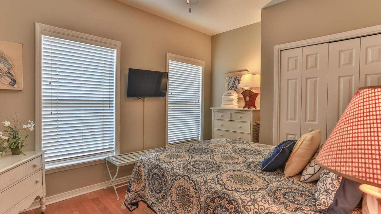 Biglows Bungalow - About A Quarter Mile To Private Neighborhood Beach Access, Pet Friendly, Community Pool Destin Exterior foto